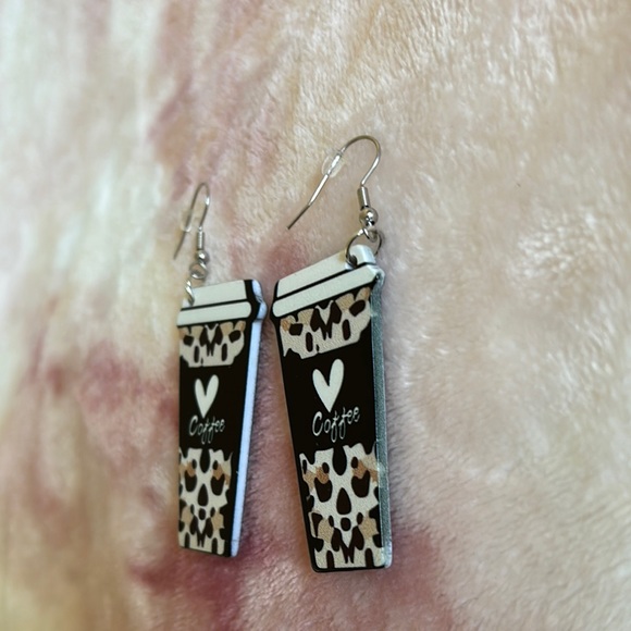 Leopard Print Coffee Cup Fashion Pierced Earrings NWT 3” x 1” - Picture 6 of 10